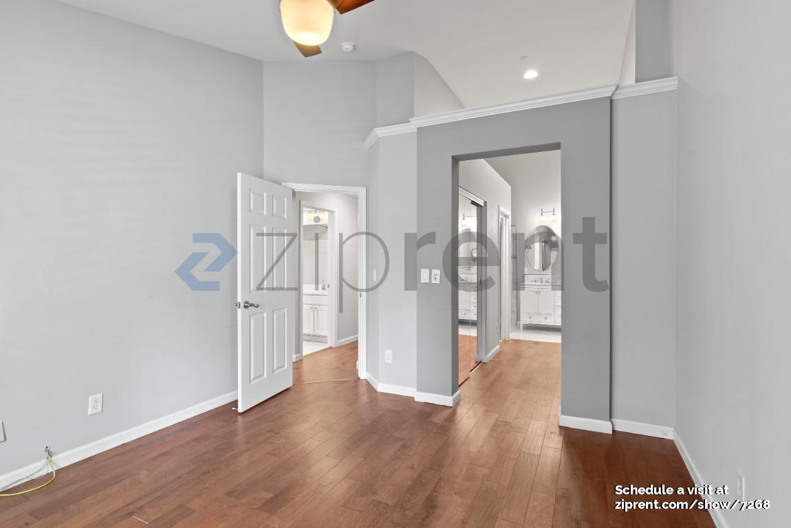 Building Photo - Unit