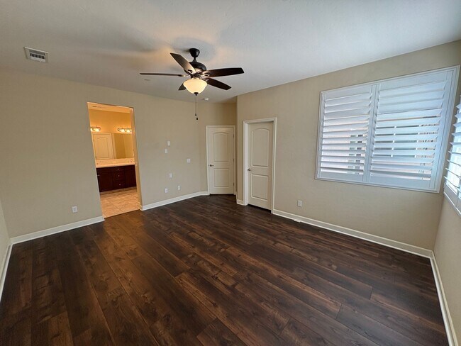 Building Photo - SE Visalia home Coming Soon!!