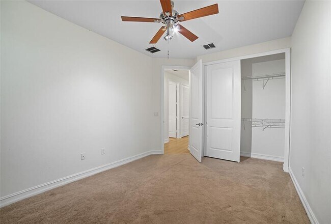 Building Photo - 13011 Riverwalk Cir N