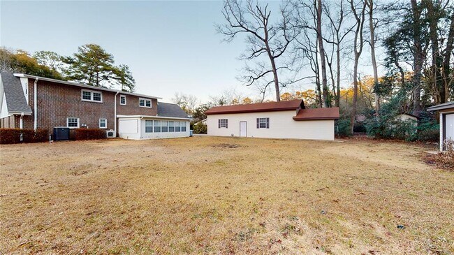 Building Photo - 126 Cedar Dr
