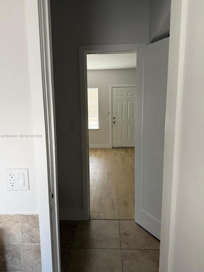 Building Photo - 7611 Harding Ave