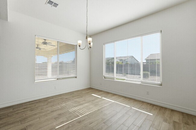 Building Photo - Gated Community Amazing ameneties