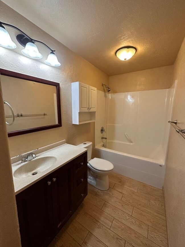 Building Photo - 36328 Murray Ln