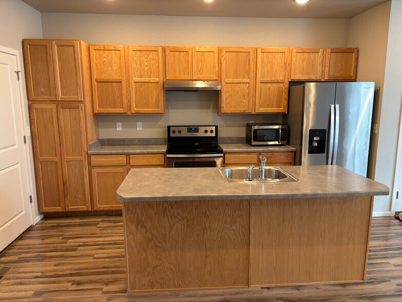 Building Photo - 2940 Kincaid Dr