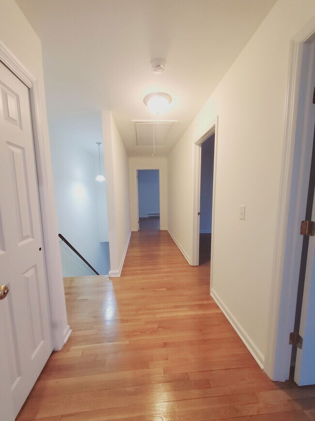 Building Photo - 94 Harbor Dr