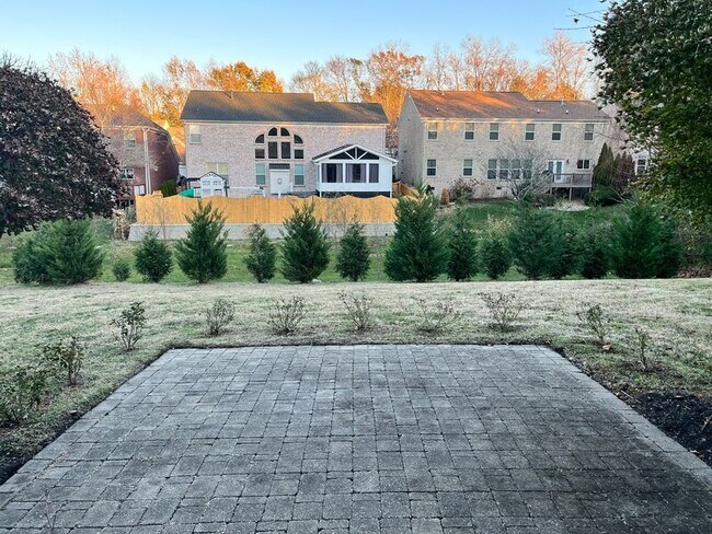 Building Photo - 9739 Valley Springs Dr