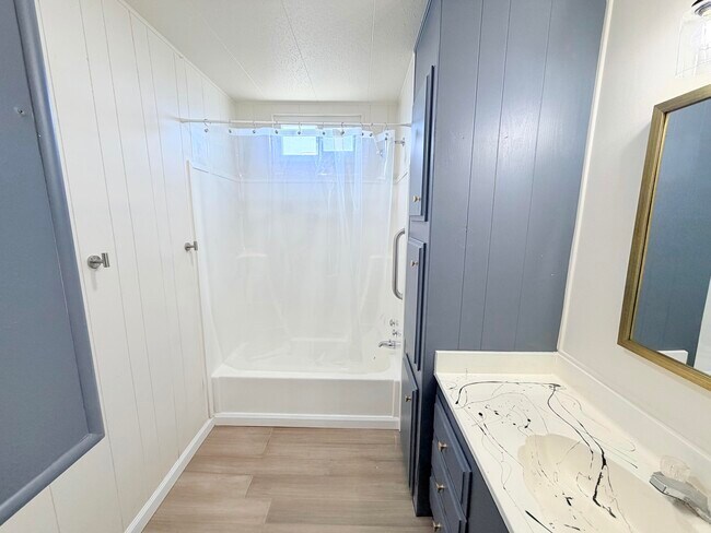 Building Photo - 64811 Thomas Ave