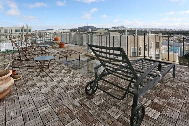 Building Photo - 7221 Geary Blvd