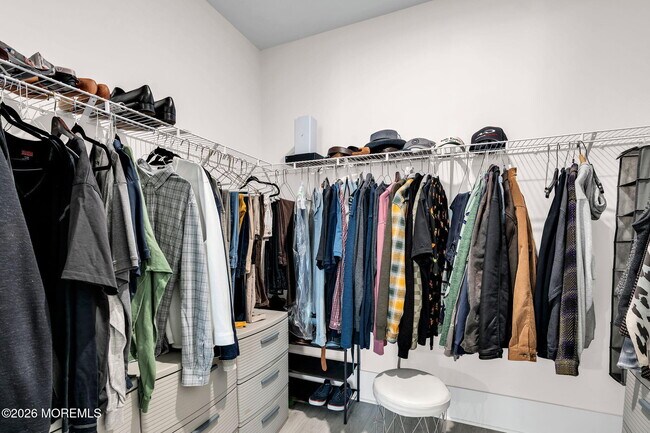 Building Photo - 218 3rd Ave