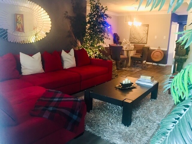Living Area - 3103 Patrick Henry Dr