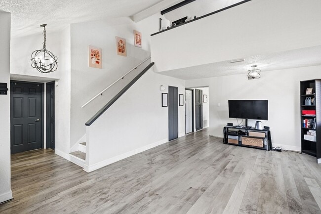 Building Photo - 6021 Jester Dr