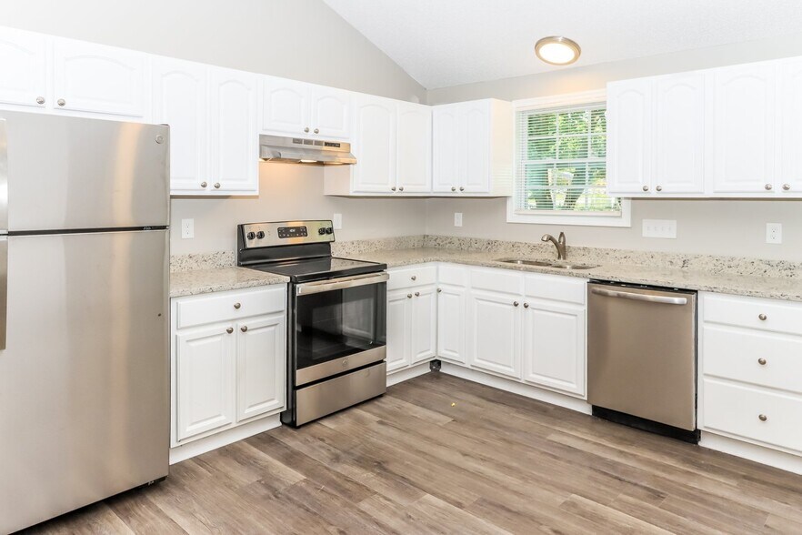 Building Photo - 200 Sunstede Rd