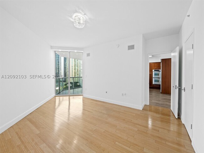 Building Photo - 333 Las Olas Way