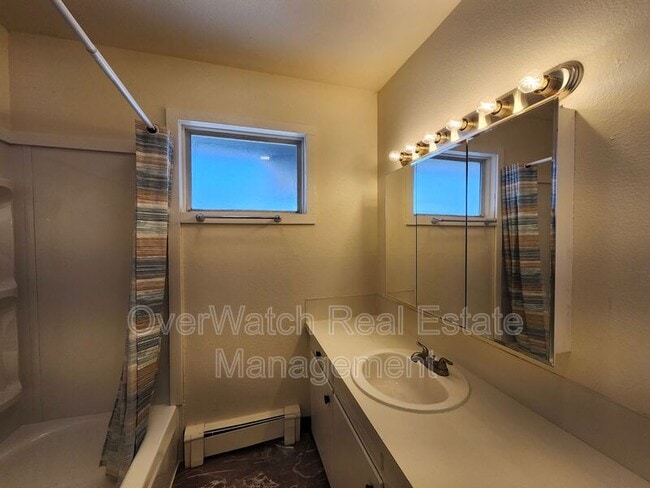 Building Photo - 3925 E 9th Ave