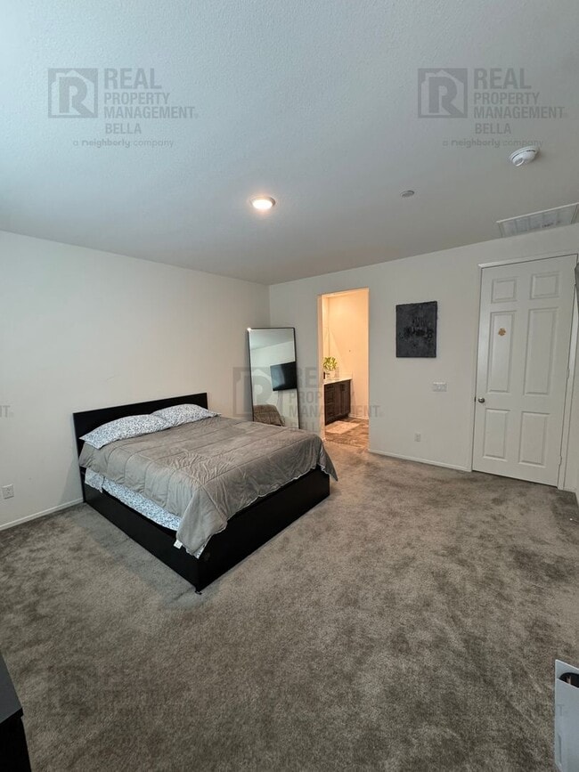 Building Photo - Beautiful 3 Bed, 2 Bath Single-Story Home in McSweeny Farms with Open-Concept Living