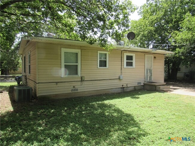 Building Photo - 1701 Elkins Ave