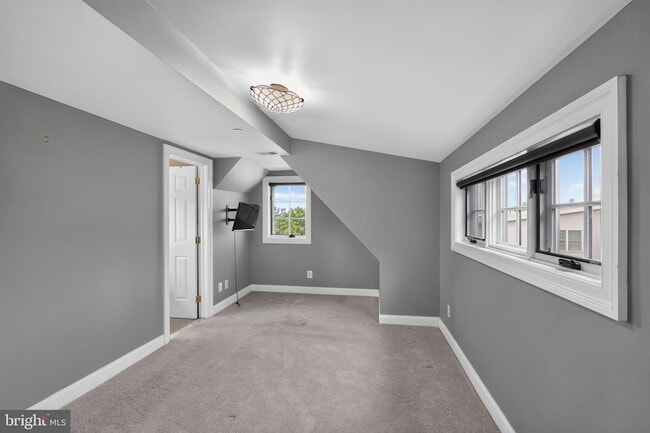 Building Photo - 7220 Ridge Ave