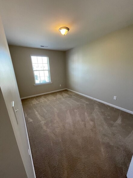 Bedroom 3 - 112 Hawkstone Dr