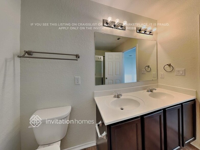 Building Photo - 27305 Paraiso Manor