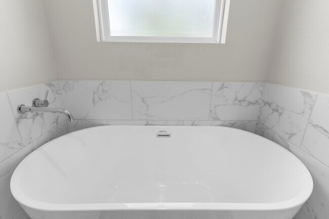 Building Photo - 851 Prosper St