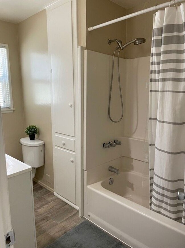 Building Photo - 4453 W 159th St