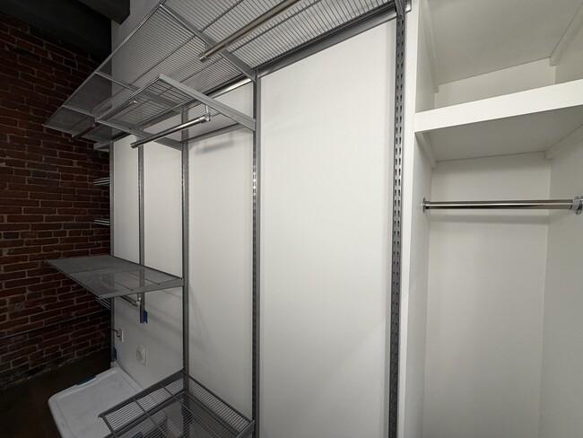 Building Photo - 21 Wormwood St
