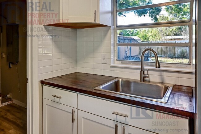 Building Photo - 3822 Gopher St