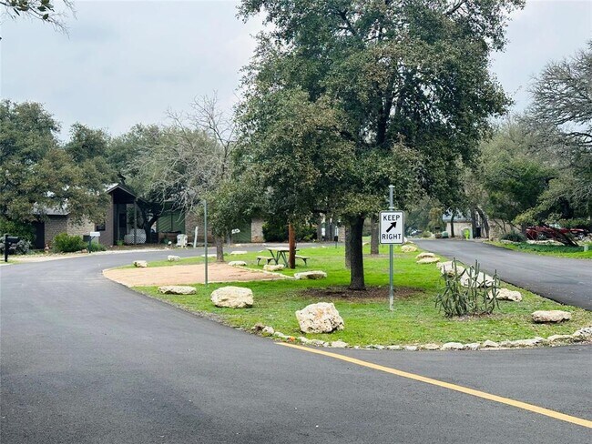 Building Photo - 27 Par View Dr