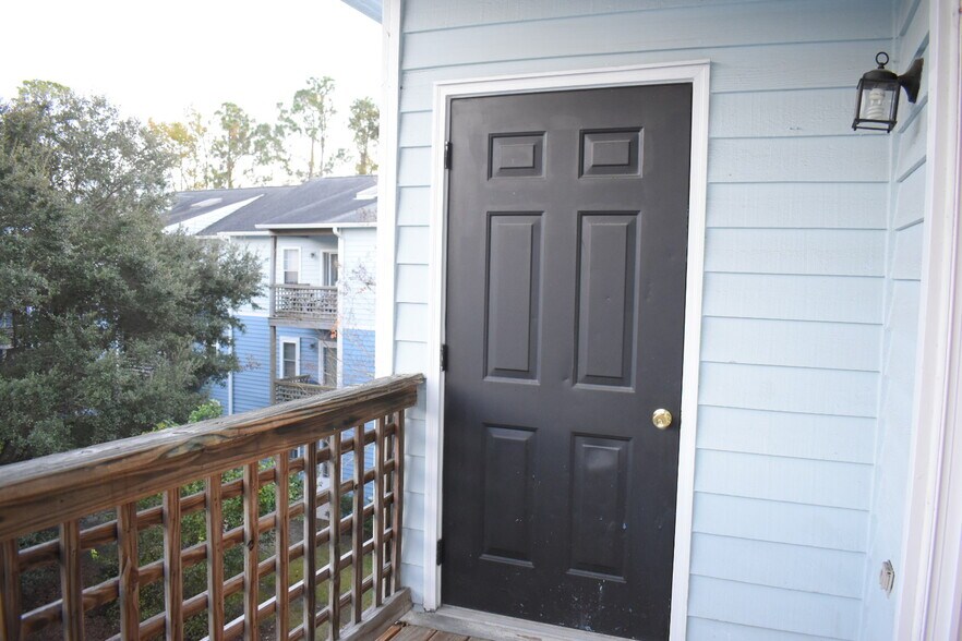 Building Photo - 4210 Wilshire Blvd