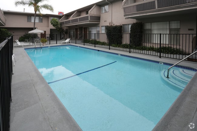 Building Photo - 11720 Bellagio Rd