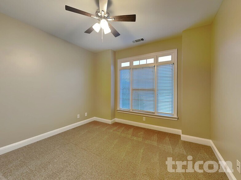 Building Photo - 609 Kristen Ct