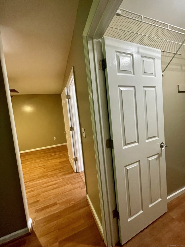 Building Photo - 72 Kingfisher Cir