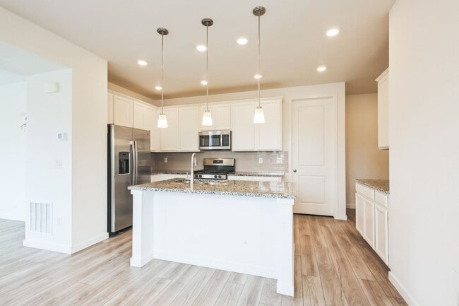 Building Photo - 541 Byrd Aly