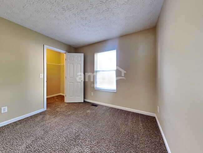 Building Photo - 1169 Poplar Hill Dr