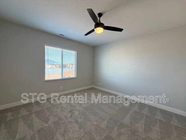 Building Photo - 577 E Hemsworth Ln