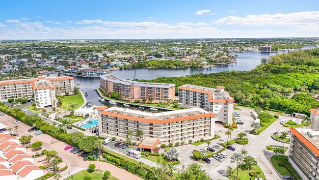 Building Photo - 2871 N Ocean Blvd