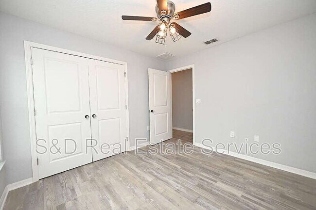 Building Photo - 5662 Tower Palms Ln
