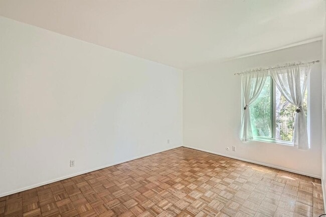 Building Photo - 3253 Caminito Eastbluff