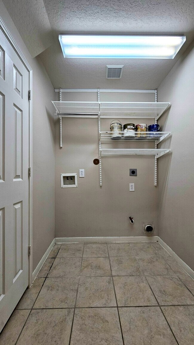 Building Photo - 714 Cypresswood Ridge