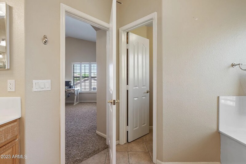 Building Photo - 7879 W Kerry Ln