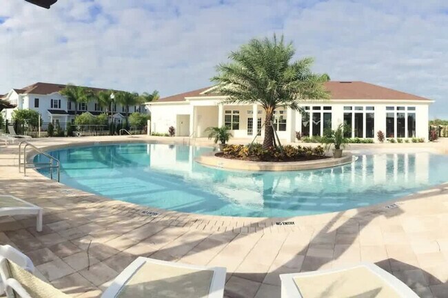 Building Photo - 8996 Silver Pl