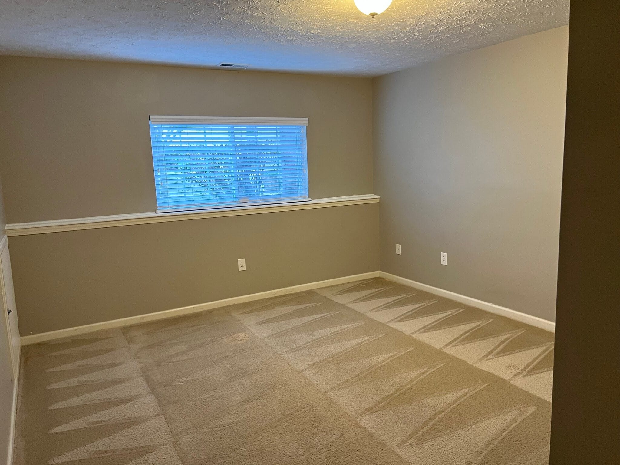 Building Photo - 13833 Willesden Cir
