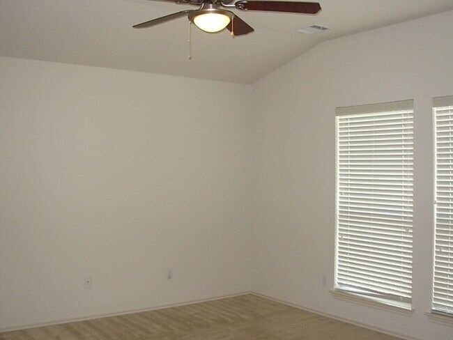 Building Photo - 2103 Keepsake Dr