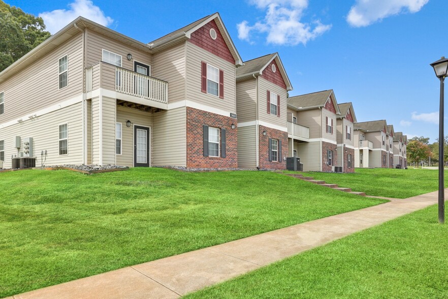 Primary Photo - Clemmons Station Apartment Homes