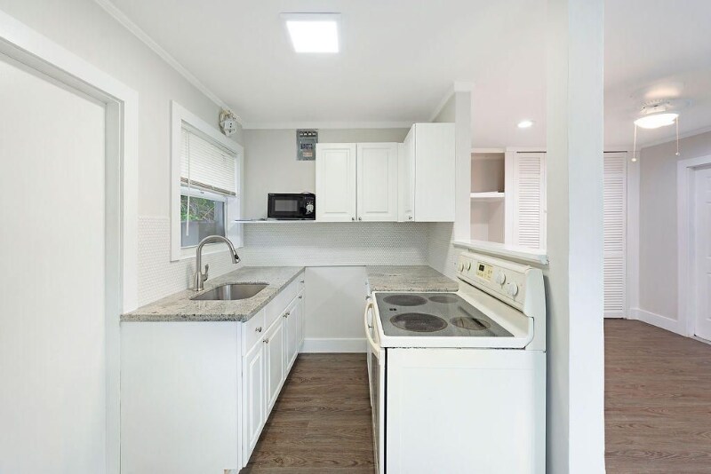 Building Photo - 1883 Smith Dr