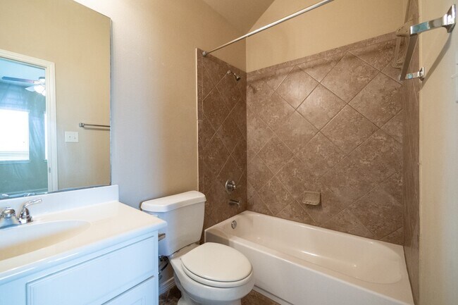 Building Photo - 5211 Belvedere Dr