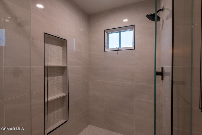 Building Photo - 2390 Crombie Ct