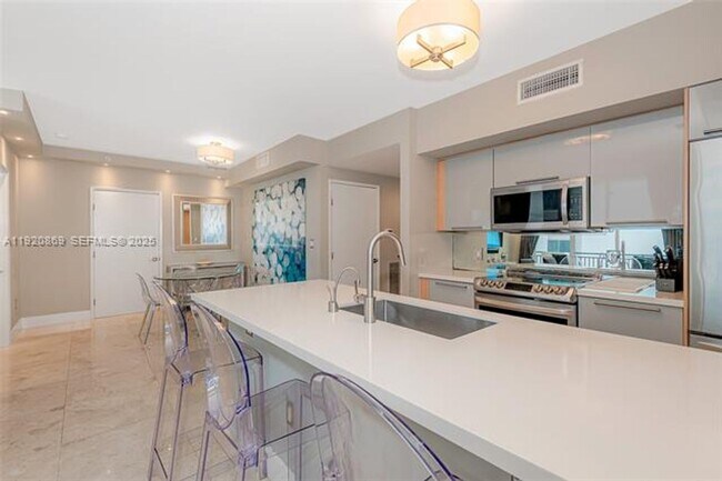 Building Photo - 17555 Atlantic Blvd