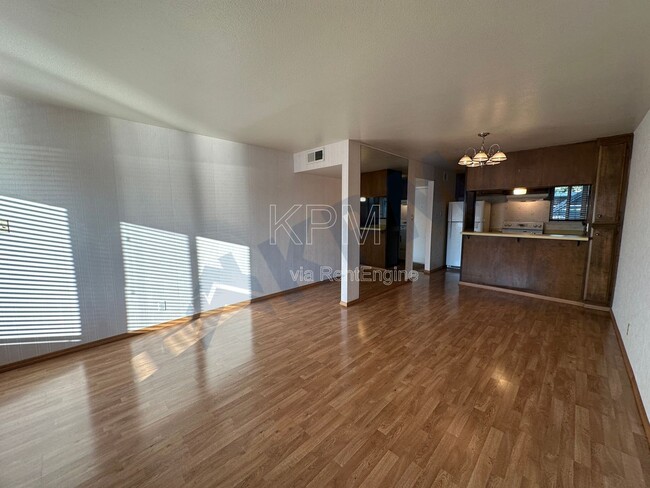 Building Photo - 3790 W Benjamin Holt Dr