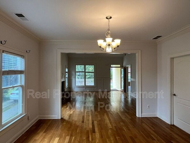 Building Photo - 1357 Eubanks Ave